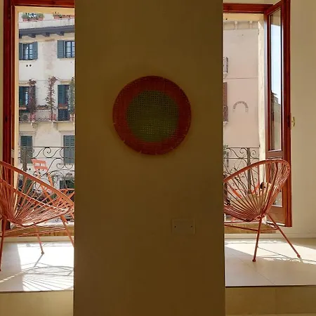 Apartment Dreaming Mazzanti 11 *