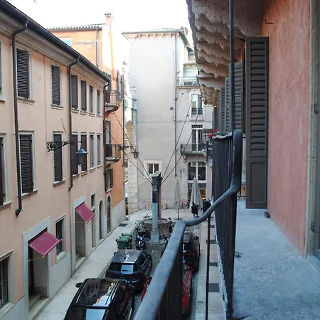 Dreaming Mazzanti 11 Apartment *